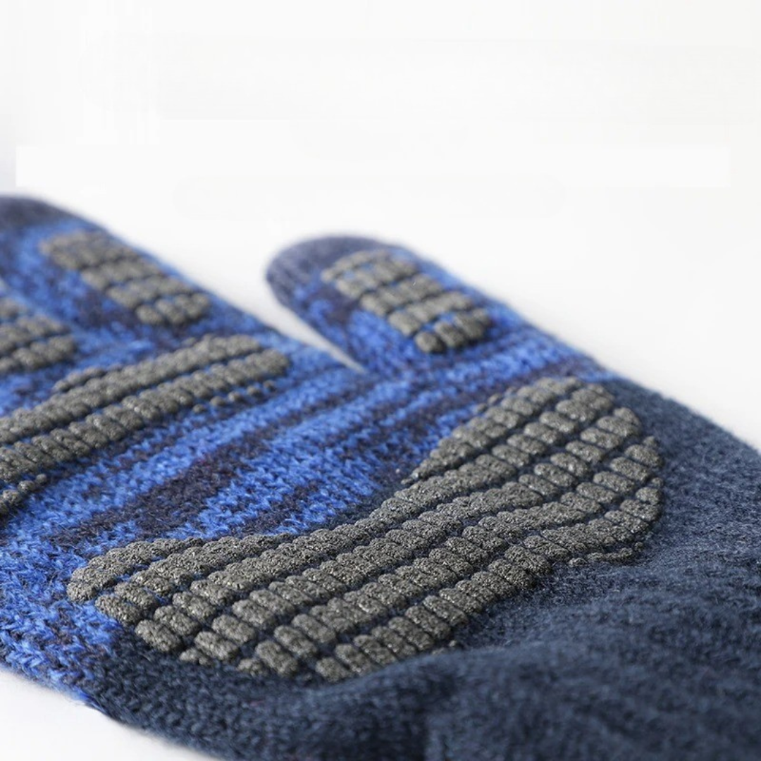Winter Touchscreen Gloves – FrostGrip