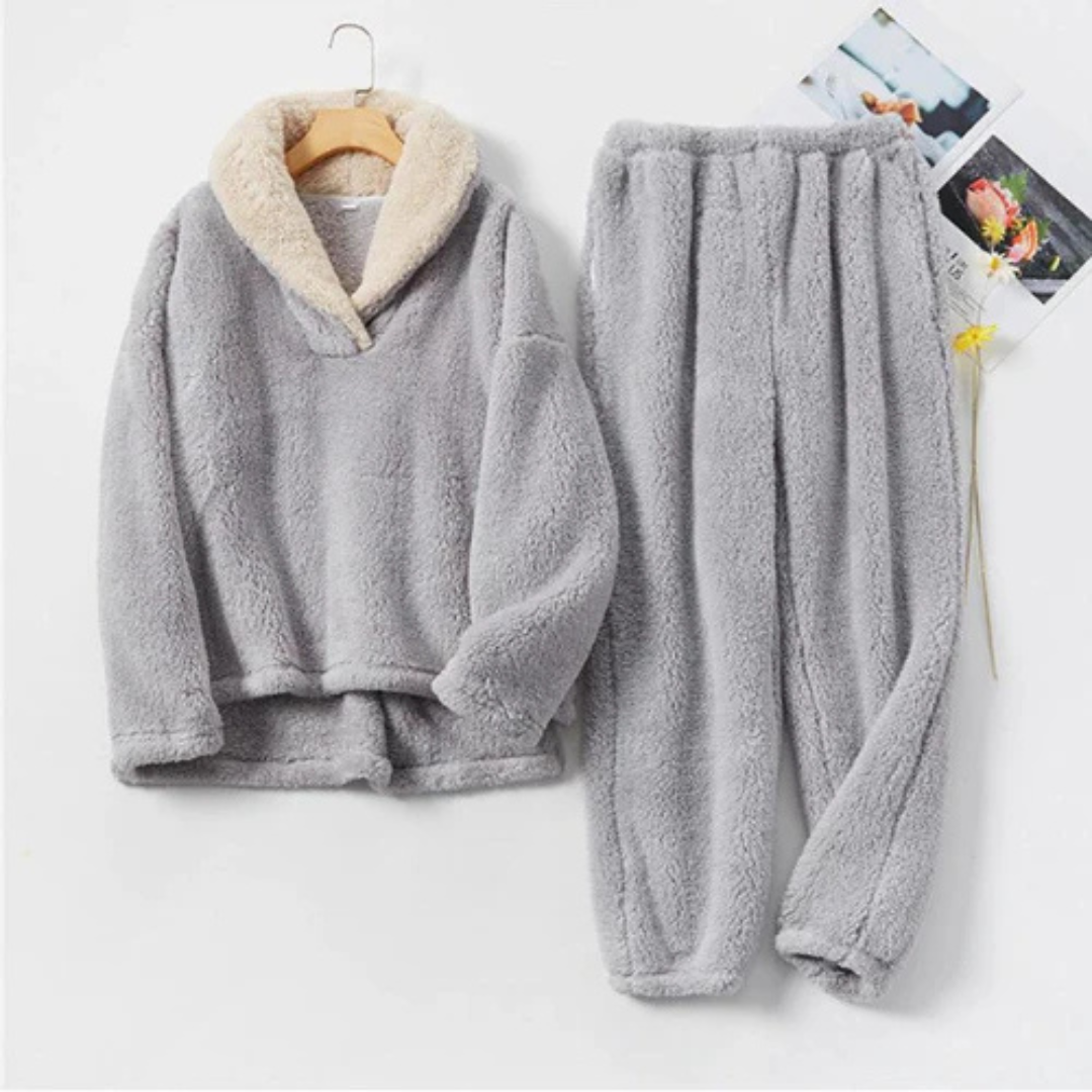 Women's Pyjamas 2-Piece Fleece with Long Sleeves & Trousers – WinterCozy Set