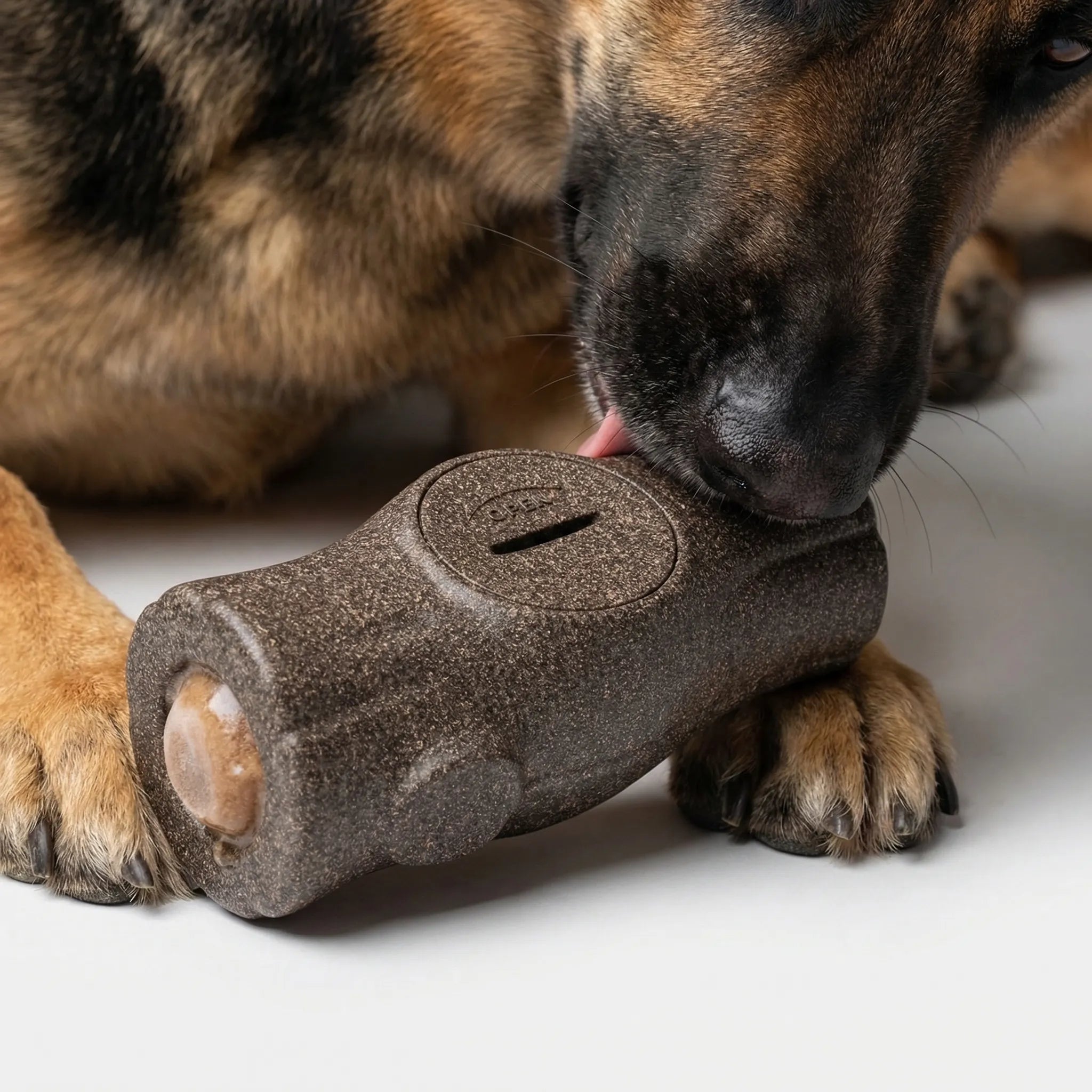 Robustes Kauspielzeug für Hunde mit Hohlraum für gefrorene Leckerlis