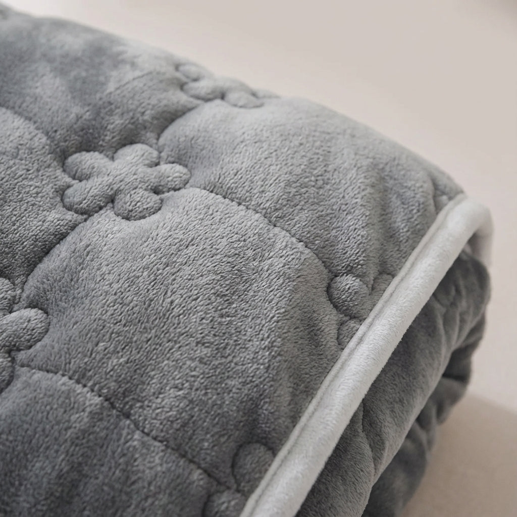 Nordspur | Cozelane Three Layer Thick Quilt