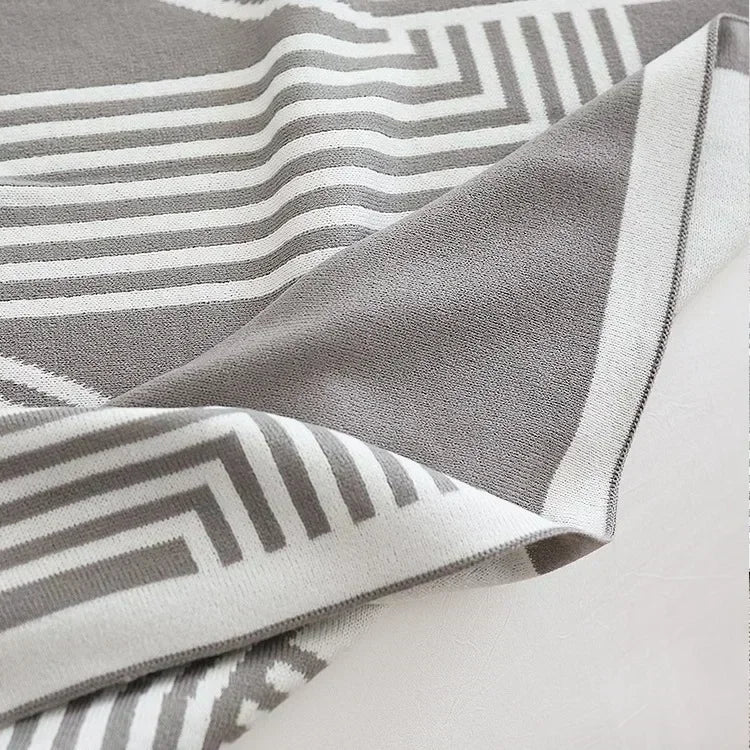 Nordspur | Nordiva Modern Geometric Throw Blanket