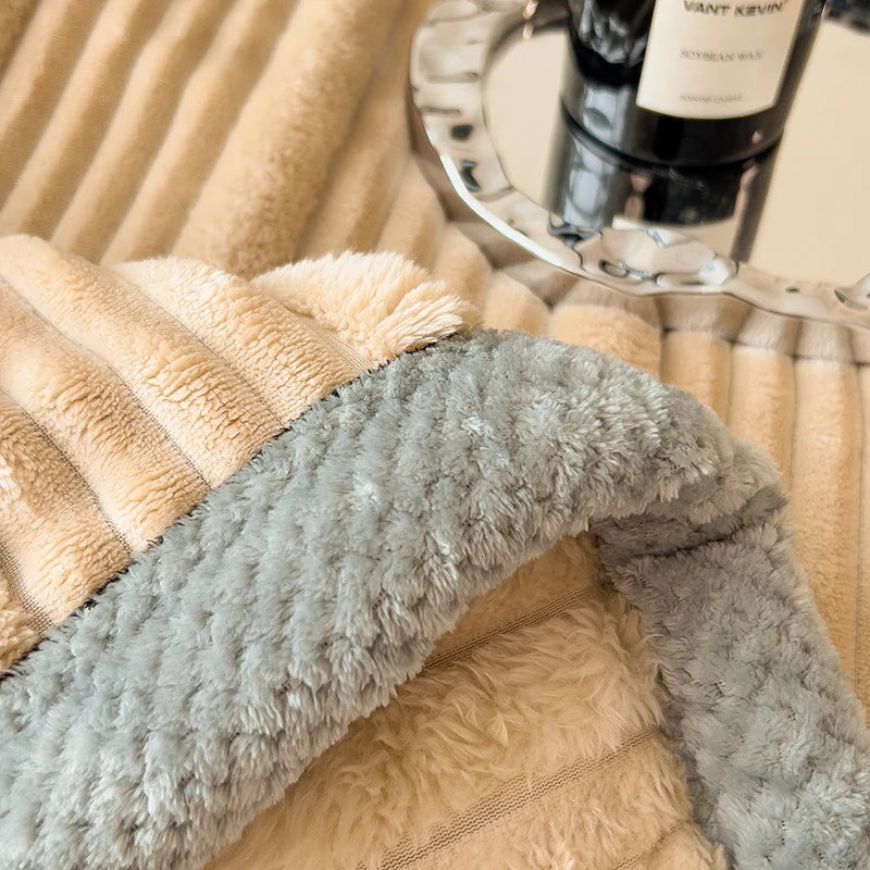 Nordspur | Plushora Striped Plush Throw Blanket