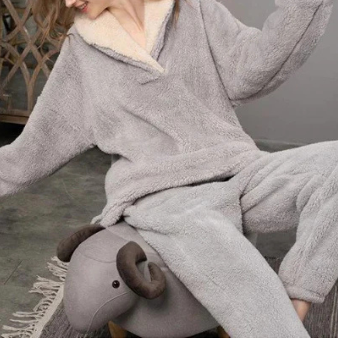 Women's Pyjamas 2-Piece Fleece with Long Sleeves & Trousers – WinterCozy Set