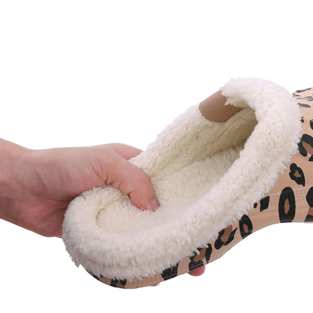 Slipper with Waterproof Sole & Plush Lining – CosyStep Winter Clogs