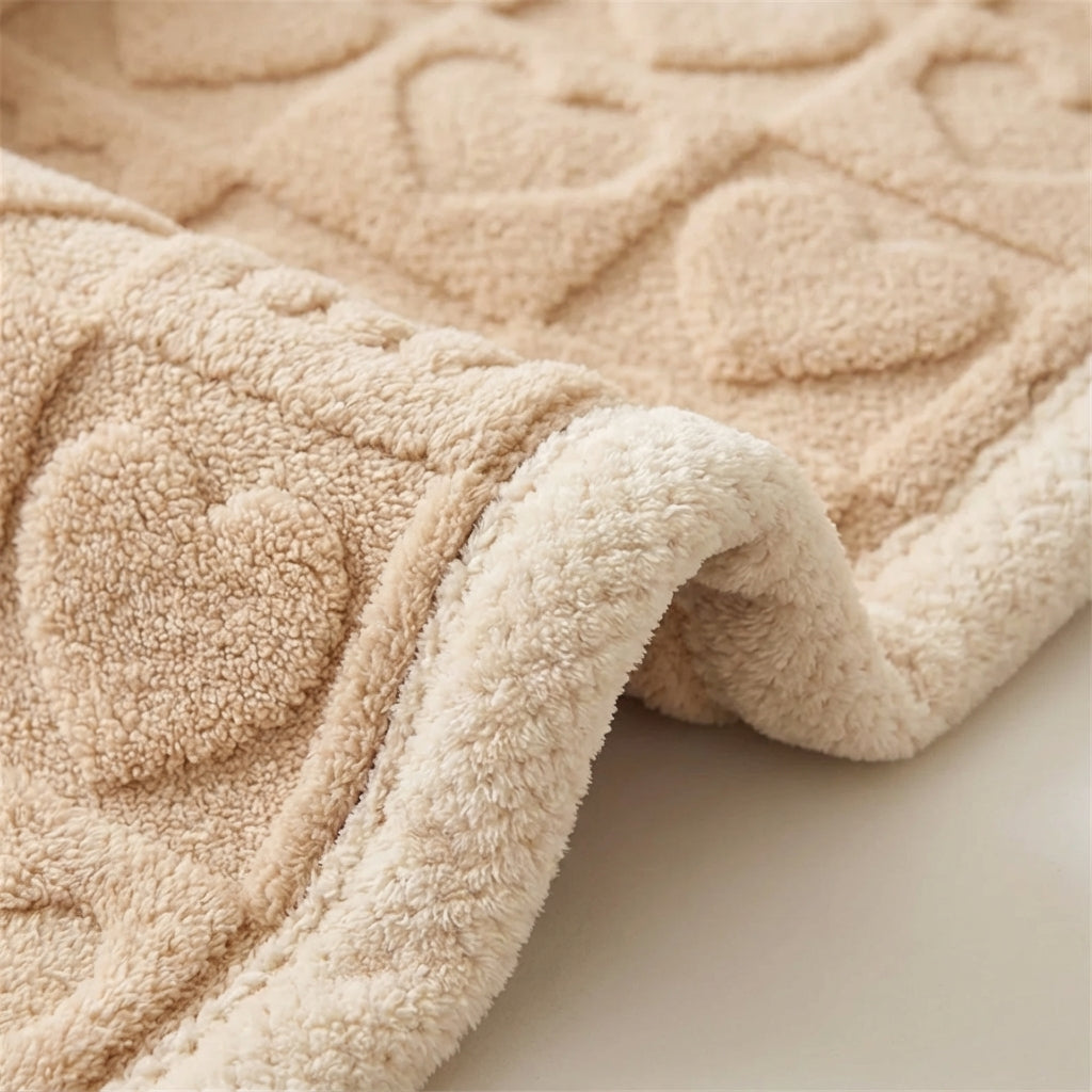 Nordspur | HeartHaven Plush Reversible Throw Blanket