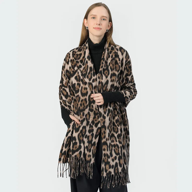 Nordspur | Leopard Print Winter Shawl