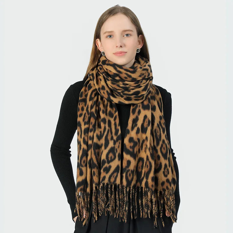 Nordspur | Leopard Print Winter Shawl