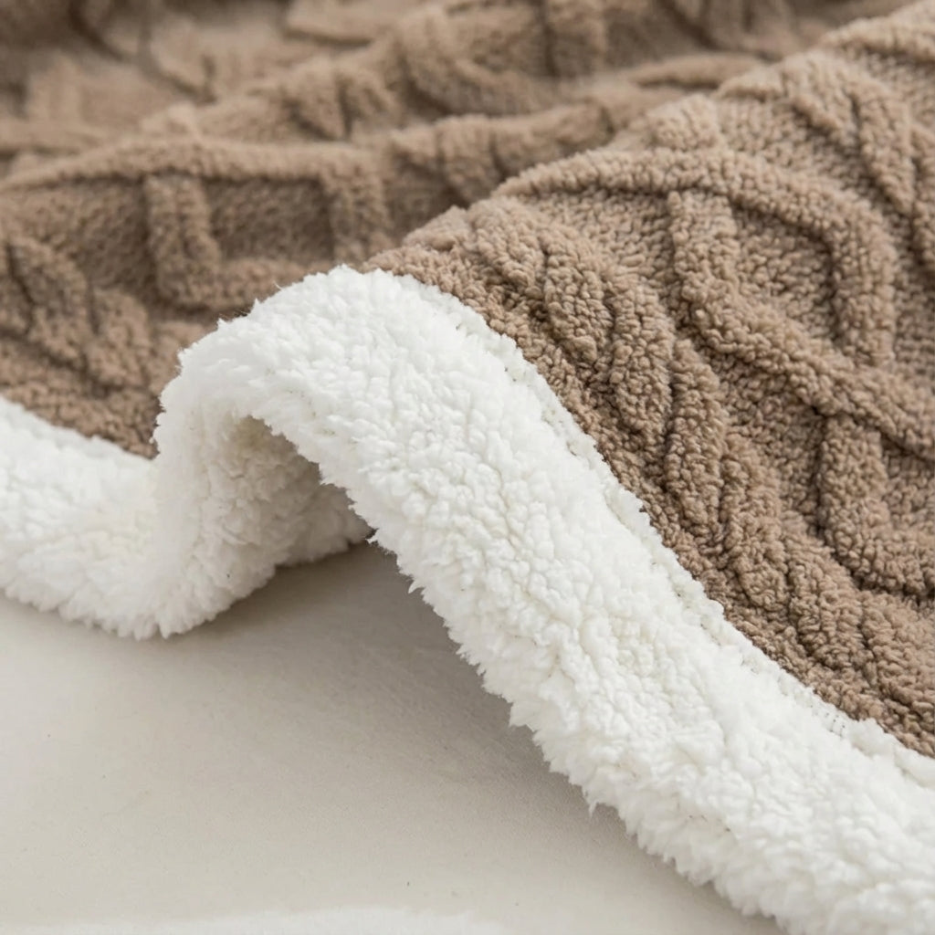 Nordspur | Snuglance Reversible Plush Bed Throw