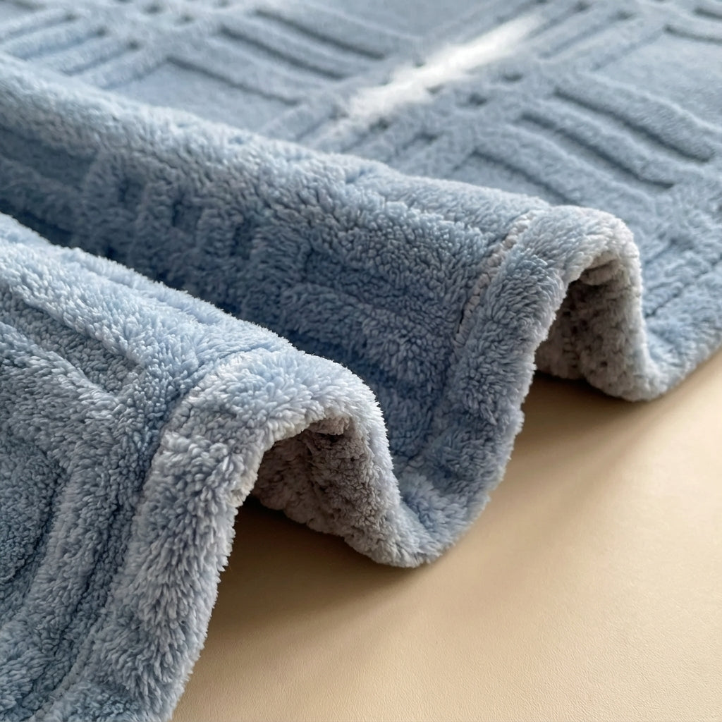 Nordspur | Snuglure All Season Throw Blanket