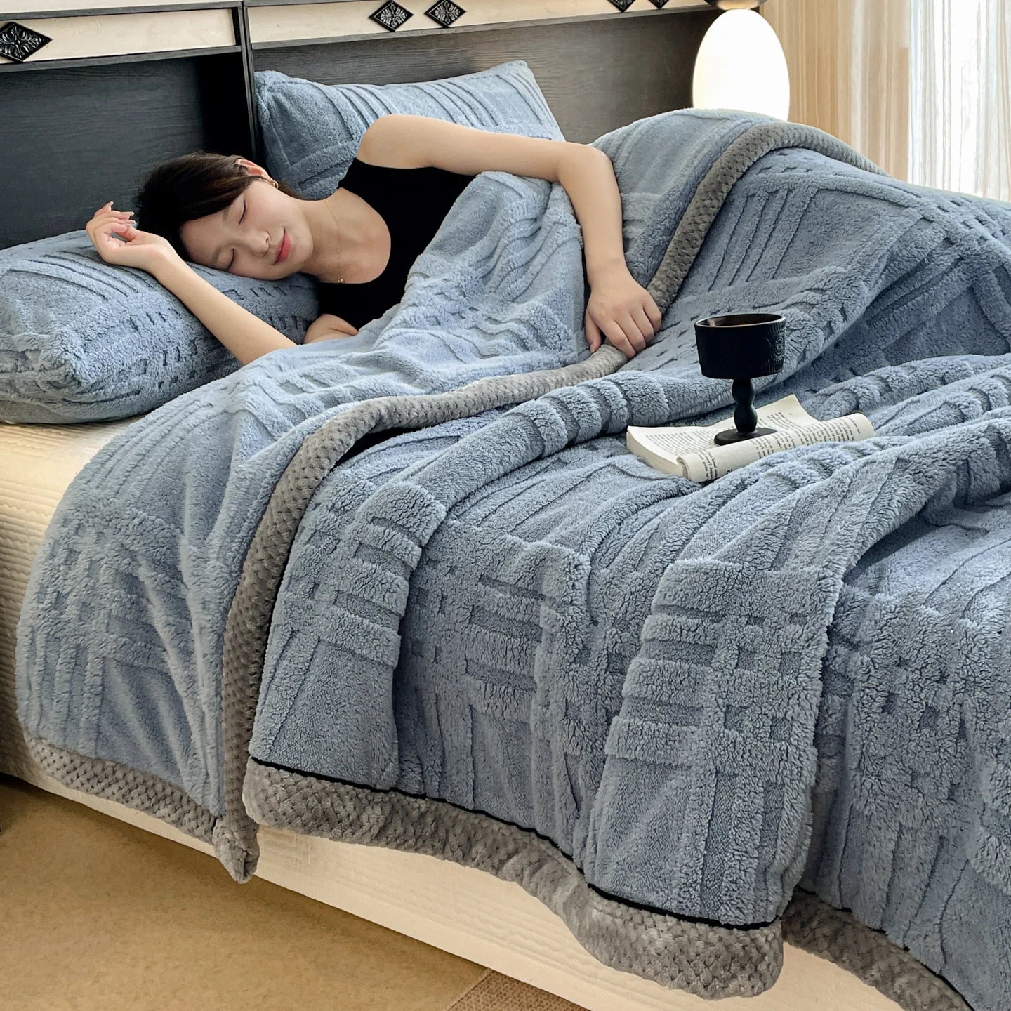 Nordspur | Snuglure All Season Throw Blanket