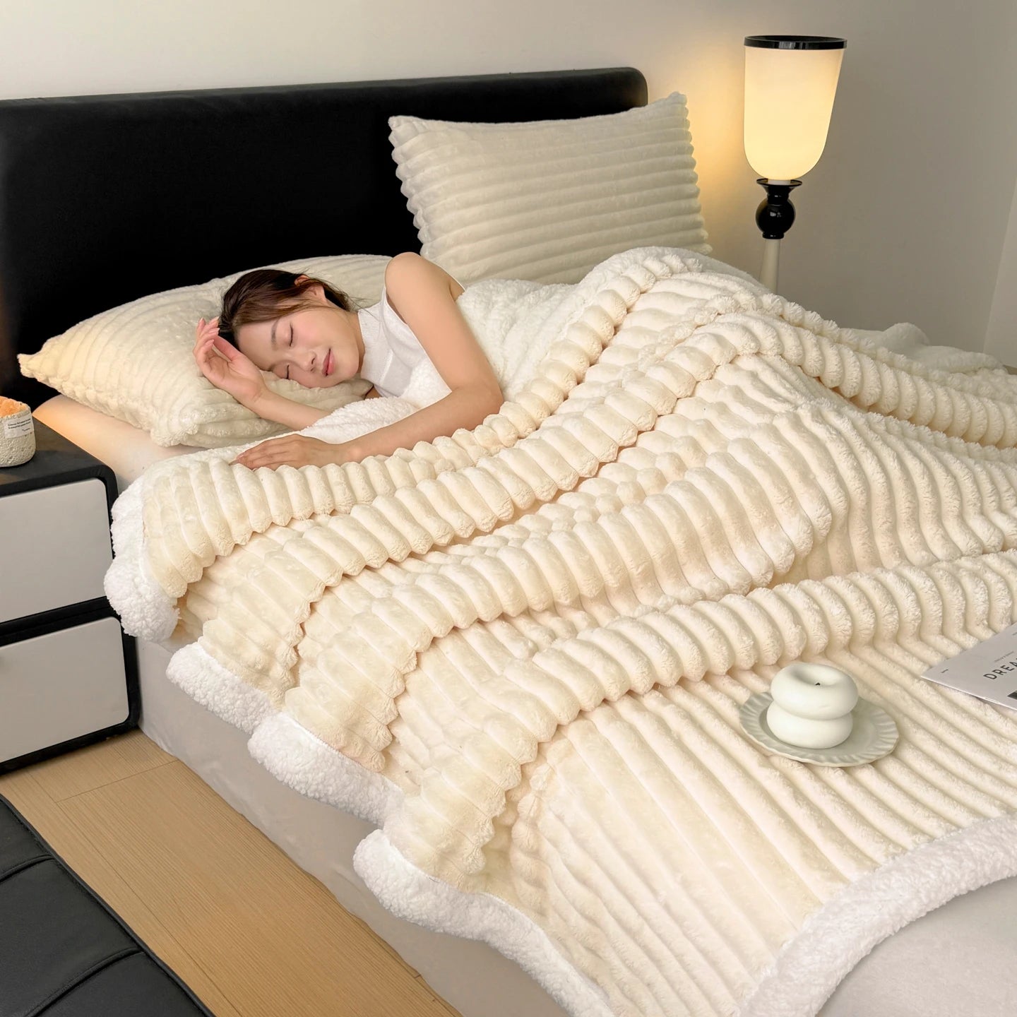 Nordspur | Velvoria Thick Plush Throw Blanket